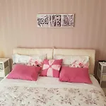 Iris Bed and Breakfast 3*