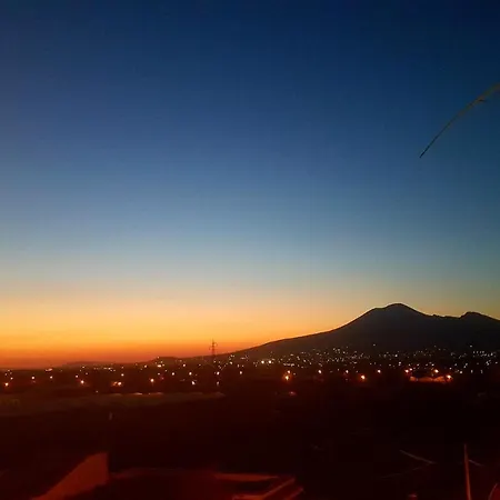 Iris לינה וארוחת בוקר